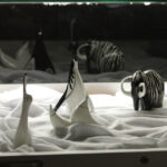 "Porcelanowe dzieła sztuki" wystawa figurek porcelanowych z kolekcji Fabryki Porcelany w Ćmielowie. / Krzysztof Żołądek / Radio Kielce