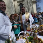 Święcenie pokarmów - parafia świętego Wojciecha w Kielcach / Włodzimierz Batóg / Radio Kielce