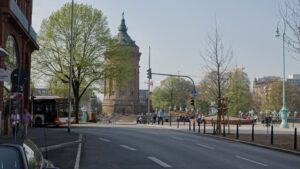 Wieża ciśnień w centrum Mannheim / Stanisław Blinstrub / Radio Kielce