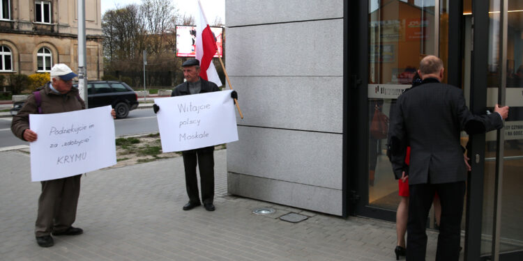 Protest filharmonia / Piotr Michalski / Radio Kielce