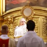 Procesja i msza rezurekcyjna w kieleckiej katedrze - biskup Kazimierz Ryczan / Stanisław Blinstrub / Radio Kielce