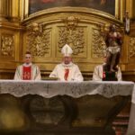 Procesja i msza rezurekcyjna w kieleckiej katedrze - biskup Kazimierz Ryczan / Stanisław Blinstrub / Radio Kielce