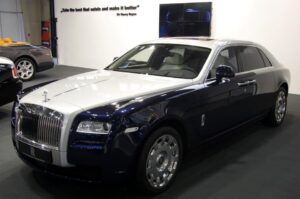 Rolls Royce i maszyna do szycia... / Robert Felczak / Radio Kielce