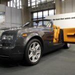 Rolls Royce i maszyna do szycia... / Robert Felczak / Radio Kielce