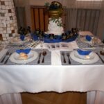 Dekoracje stołów, inspirowane różnymi stronami świata w Zespole Szkół Gastronomicznych i Hotelarskich w Sandomierzu. / Grażyna Szlęzak-Wójcik / Radio Kielce