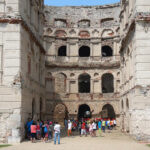 Zamek w Ujeździe udostępniony turystom / Teresa Czajkowska / Radio Kielce