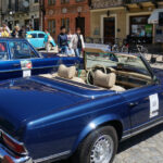 Zabytkowe pojazdy na Rynku w Sandomierzu / Grażyna Szlęzak-Wójcik / Radio Kielce