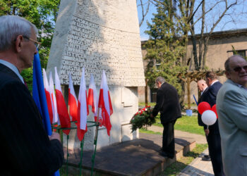 Pochód pierwszomajowy w Ostrowcu / Teresa Czajkowska / Radio Kielce