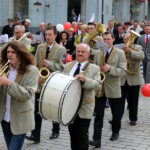 Pochód sympatyków SLD ulicą Sienkiewicza do parku miejskiego w Kielcach / Kamil Król / Radio Kielce