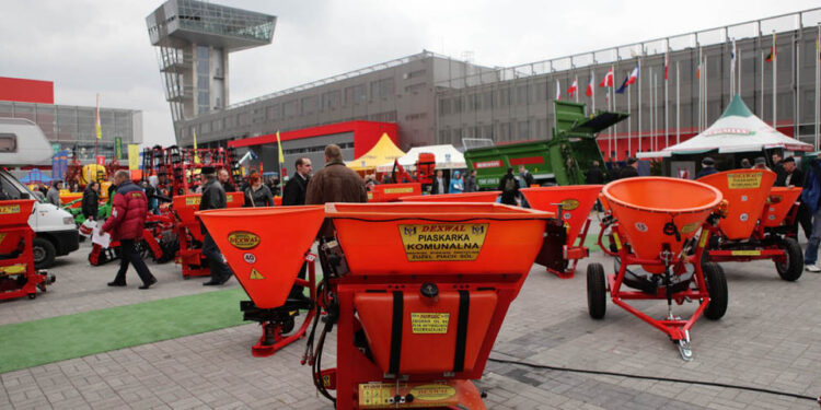 W Targach Kielce rozpoczęły się targi AGROTECH 2014 / Wojciech Habdas / Radio Kielce