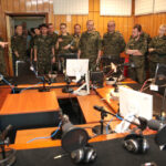 Żołnierze z Polski i Brazylii, którzy szkolą się w Kielcach przed wyjazdami na misje Organizacji Narodów Zjednoczonych odwiedzili dziś Radio Kielce. / Wojciech Habdas / Radio Kielce