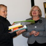 Finał konkursu "W 220 rocznicę wybuchu powstania kościuszkowskiego" - Aleksander Nitek z nagrodą za pracę plastyczną / Krzysztof Żołądek / Radio Kielce