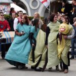 Korowód studencki Juwenalia 2014  - kolorowe przebrania / Stanisław Blinstrub / Radio Kielce