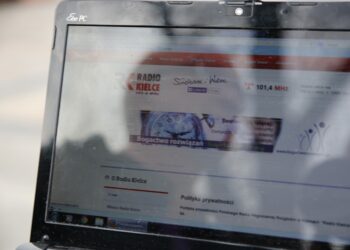 Darmowe WiFi w Kielcach  strona internetowa Radia Kielce na Rynku / Stanisław Blinstrub / Radio Kielce