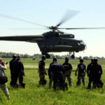 Masłów. Ćwiczenia jednostek antyterrorystycznych polskiej policji. / Wojciech Habdas / Radio Kielce