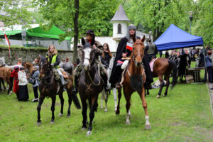 Po zakończeniu części oficjalnej w Parku Miejskim rozpoczął się piknik historyczny z udziałem grup rekonstrukcyjnych. / Wojciech Habdas / Radio Kielce