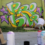 Mur przy Źródłowej zmienił się nie do poznania. To efekt akcji "Pomaluj mój świat". / Wojciech Habdas / Radio Kielce