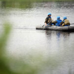 21 oficerów Wojska Polskiego i jeden żołnierz z Brazylii szkolą się w Kielcach przed wyjazdami na misje Organizacji Narodów Zjednoczonych. Obserwatorzy docierają na wysepkę. / Wojciech Habdas / Radio Kielce