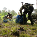 21 oficerów Wojska Polskiego i jeden żołnierz z Brazylii szkolą się w Kielcach przed wyjazdami na misje Organizacji Narodów Zjednoczonych. Zasadzka na niczego nie spodziewających się obserwatorów. / Wojciech Habdas / Radio Kielce