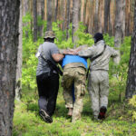 21 oficerów Wojska Polskiego i jeden żołnierz z Brazylii szkolą się w Kielcach przed wyjazdami na misje Organizacji Narodów Zjednoczonych. Zasadzka na niczego nie spodziewających się obserwatorów. / Wojciech Habdas / Radio Kielce