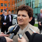 Przedstawiciele władz miasta, województwa, uczelni wyższych, przedsiębiorcy a także podsekretarz stanu w Ministerstwie Infrastruktury i Rozwoju Iwona Wendel wzięli udział w uroczystości „Wbicia pierwszej łopaty pod budowę Zespołu Inkubatorów KPT”. n/z Iwona Wendel, podsekretarz stanu w Ministerstwie Infrastruktury i Rozwoju. / Wojciech Habdas / Radio Kielce