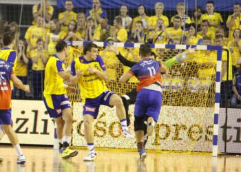 Fragment meczu Vive Targi Kielce - Azoty Puławy / Kamil Król / Radio Kielce