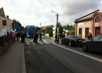 Blokada na odcinku dróg krajowych 9 i 74 w Opatowie. / Teresa Czajkowska / Radio Kielce