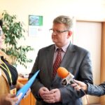 Pikieta Pielęgniarek pod urzędem Marszałkowskim Województwa Świętokrzyskiego / Stanisław Blinstrub / Radio Kielce