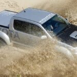 Właściciele terenowych samochodów koncernu Toyota spotkali się w Dębskiej Woli / Robert Felczak / Radio Kielce