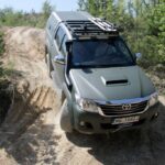 Właściciele terenowych samochodów koncernu Toyota spotkali się w Dębskiej Woli / Robert Felczak / Radio Kielce