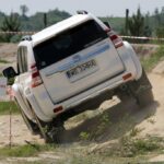 Właściciele terenowych samochodów koncernu Toyota spotkali się w Dębskiej Woli / Robert Felczak / Radio Kielce