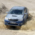 Właściciele terenowych samochodów koncernu Toyota spotkali się w Dębskiej Woli / Robert Felczak / Radio Kielce