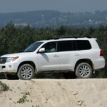 Właściciele terenowych samochodów koncernu Toyota spotkali się w Dębskiej Woli / Robert Felczak / Radio Kielce