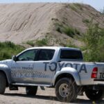 Właściciele terenowych samochodów koncernu Toyota spotkali się w Dębskiej Woli / Robert Felczak / Radio Kielce