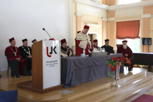 Prof. zw. dr. hab. Walery Pisarek otrzymał tytuł DOCTORA HONORIS CAUSA / Piotr Michalski / Radio Kielce