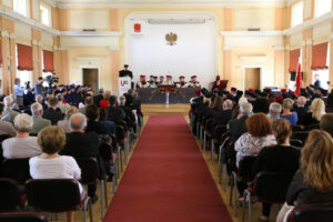 Prof. zw. dr. hab. Walery Pisarek otrzymał tytuł DOCTORA HONORIS CAUSA / Piotr Michalski / Radio Kielce