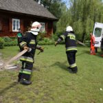 Ćwiczenia strażaków w Muzeum Wsi Kieleckiej w Tokarni. / Piotr Michalski / Radio Kielce
