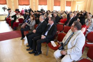 Prof. zw. dr. hab. Walery Pisarek otrzymał tytuł DOCTORA HONORIS CAUSA / Piotr Michalski / Radio Kielce