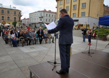 Spotkanie Świętokrzyskiej Komendy OHP na Placu Artystów / Piotr Michalski / Radio Kielce