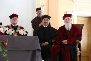 Prof. zw. dr. hab. Walery Pisarek otrzymał tytuł DOCTORA HONORIS CAUSA / Piotr Michalski / Radio Kielce