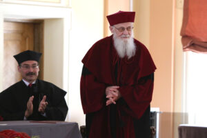 Prof. zw. dr. hab. Walery Pisarek otrzymał tytuł DOCTORA HONORIS CAUSA / Piotr Michalski / Radio Kielce