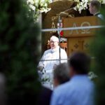 Procesja Bożego Ciała w centrum Kielc - Biskup Ordynariusz Kazimierz Ryczan / Stanisław Blinstrub / Radio Kielce