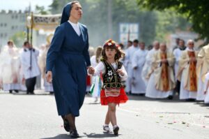 Procesja Bożego Ciała w centrum Kielc / Stanisław Blinstrub / Radio Kielce