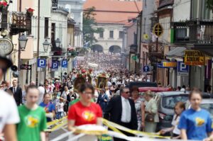 Procesja Bożego Ciała w centrum Kielc / Stanisław Blinstrub / Radio Kielce