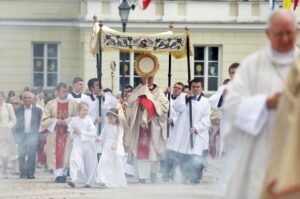 Procesja Bożego Ciała w centrum Kielc / Stanisław Blinstrub / Radio Kielce