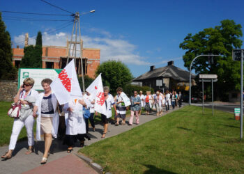 Marsz protestacyjny pracowników szpitala / Teresa Czajkowska / Radio Kielce