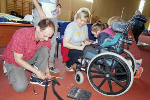 50 wózków inwalidzkich trafiło do niepełnosprawnych kielczan / Iwona Murawska / Radio Kielce