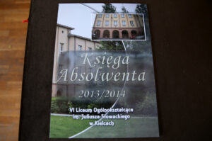 Rozdanie świadectw maturalnych w VI LO imienia Juliusza Słowackiego w Kielcach / Kamil Król / Radio Kielce