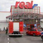 Akcja straży pożarnej w C.H. Real w Kielcach / Krzysztof Żołądek / Radio Kielce