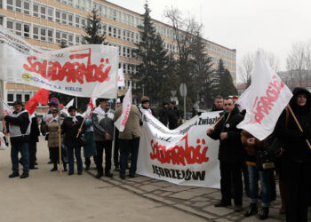 28.2.2013 UW Prema protest Solidarnosci / Wojciech Habdas / Radio Kielce